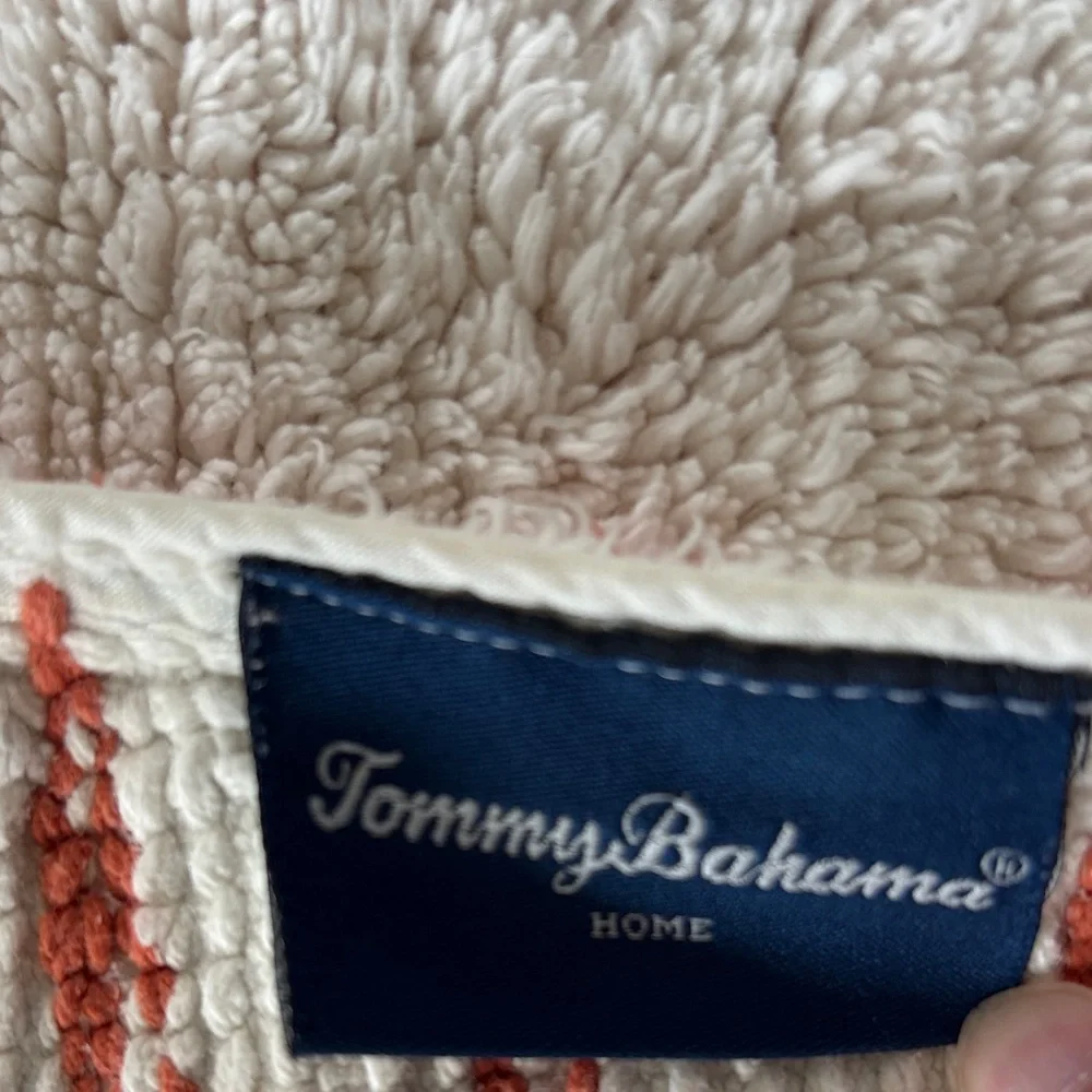 Tommy Bahama Orange and Cream Pineapple Bath Mat